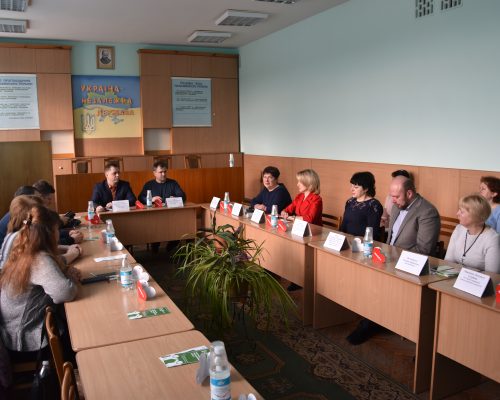 Проведено круглий стіл на тему «Актуальні питання діяльності прийомних сімей та дитячих будинків сімейного типу на території Житомирського району»