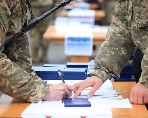Покрокова схема дій для громадян, які виявили бажання проходити військову службу за контрактом