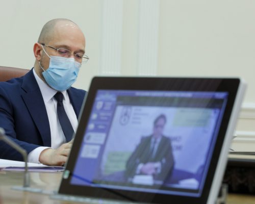 Прем’єр-міністр розповів подробиці процесу вакцинації в Україні