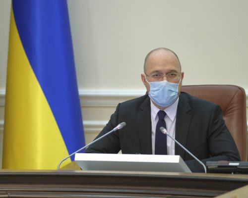 У лютому розпочнеться щеплення українців безпечною вакциною проти COVID-19, — Денис Шмигаль