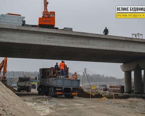 Велике будівництво на Житомирщині: ремонтується автомобільна дорога міжнародного значення. ФОТО