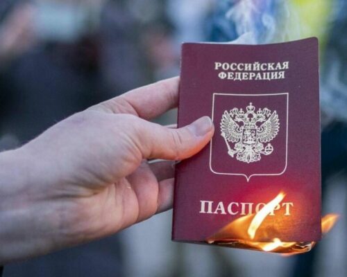 росіяни фіктивною паспортизацією створюють «живий щит» на ТОТ