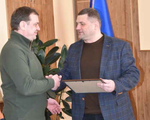 Президент Володимир Зеленський відзнакою «За оборону України» нагородив чотирьох волонтерів Житомирського району