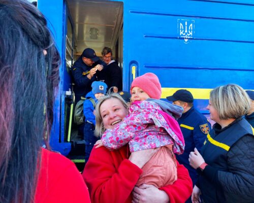 До Житомирського району прибув четвертий евакуаційний потяг із вимушеними переселенцями з районів бойових дій на Донеччині